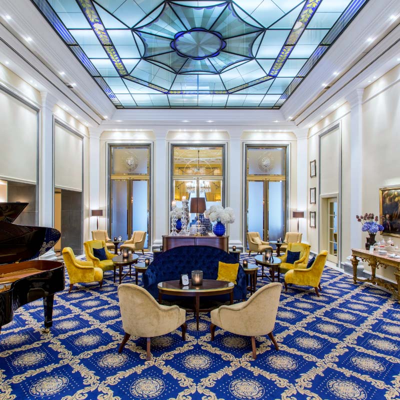 Edle Lobby mit Flügel im Hotel Excelsior Ernst in Köln